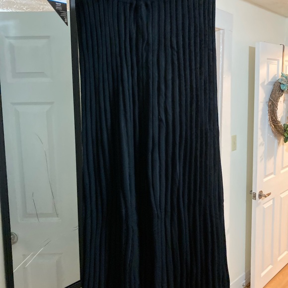 NWOTS Ladies Sweater & Skirt Set - Picture 6 of 13